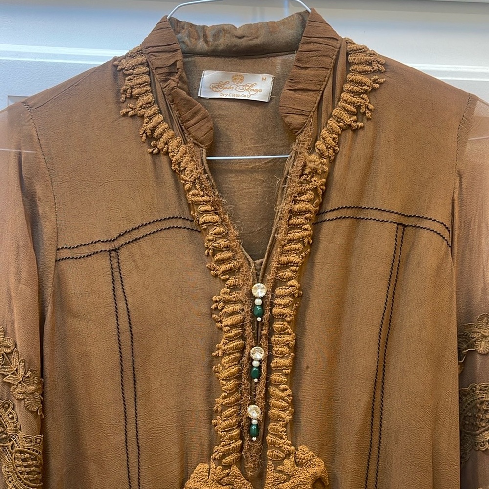 Preloved - Picture 2 of 3